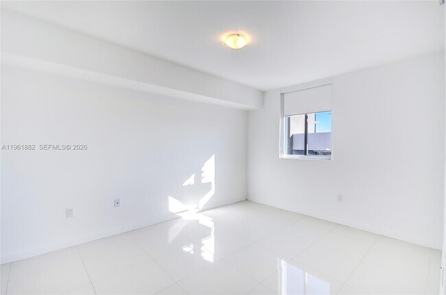 Building Photo - 7661 NW 107th Ave