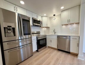 Building Photo - 207 Tuscany Ln
