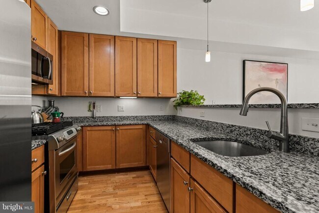 Foto del edificio - 1421-1423 Chapin St NW