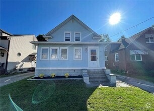 Building Photo - 56 Reed Ave