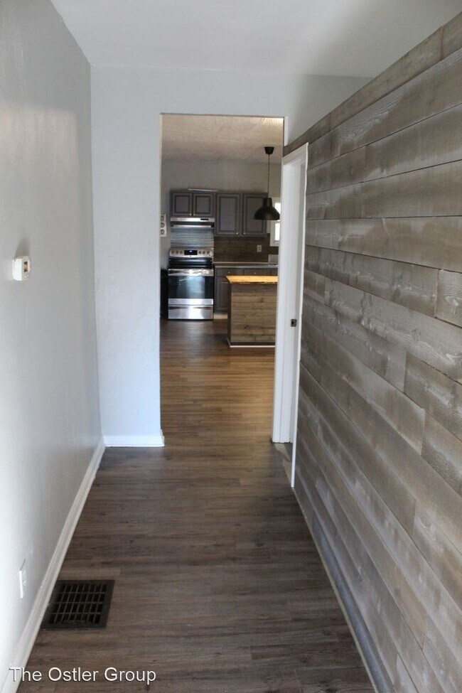 Building Photo - 2 br, 1.5 bath House - 1241 N. Tremont St