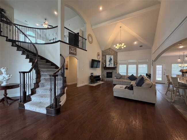 Building Photo - 9840 El Colina Dr