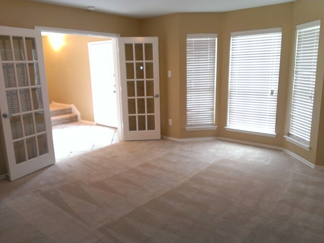 Building Photo - 2100 Hummingbird Way