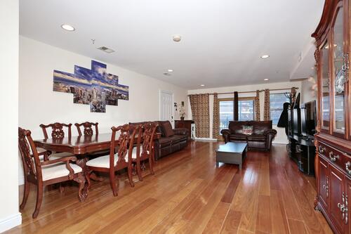 Living Area - 507 Central Ave