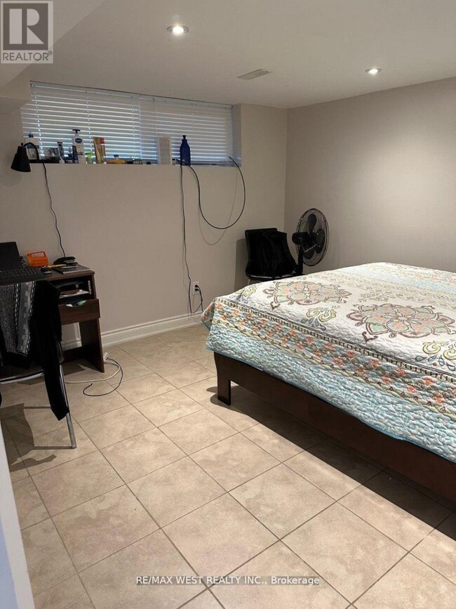 Building Photo - 25 Coronado Ct