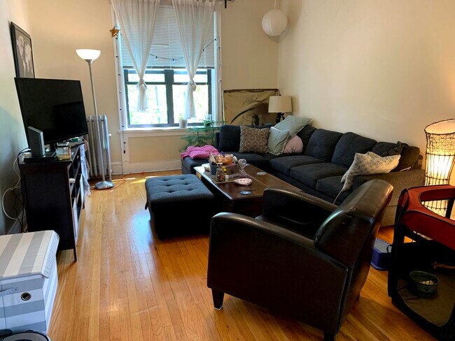 Foto del edificio - 2208 W Berteau Ave