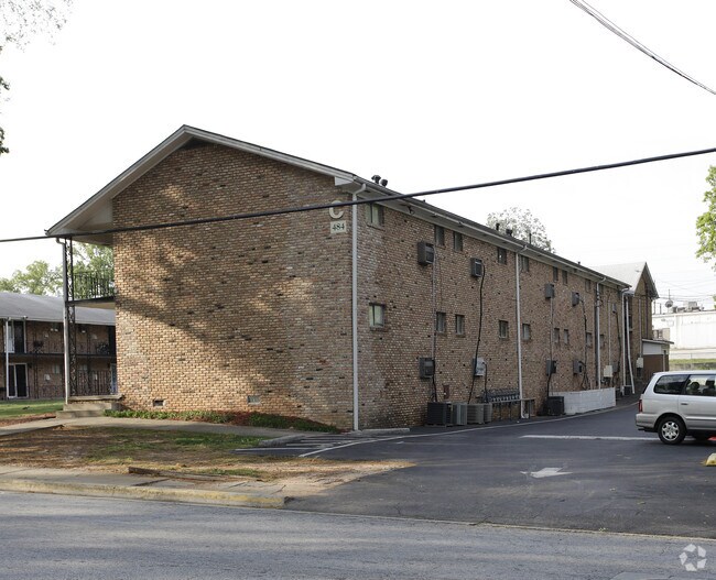 Foto del edificio - Clarion Court Apartments
