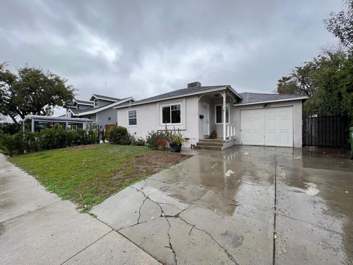 5738 Chicopee Ave, Encino, CA 91316 House for Rent in Encino, CA
