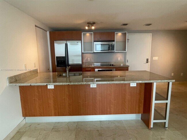 Foto del edificio - 185 SW 7th St
