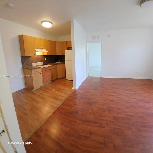 Building Photo - 3615 Thomas Ave