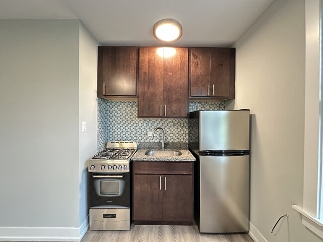 Building Photo - 4349 N Damen Ave