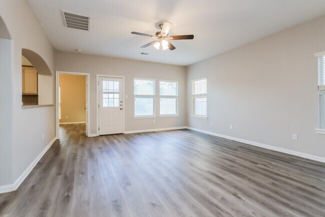 Foto del edificio - 985 Oak Falls Dr