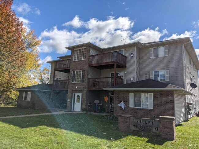 Quiet Neighborhood in Tiffin - 2 Bedroom 1 Bath Condo - Quiet Neighborhood in Tiffin - 2 Bedroom 1 Bath Condo