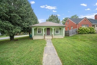 Building Photo - 134 S Maple St