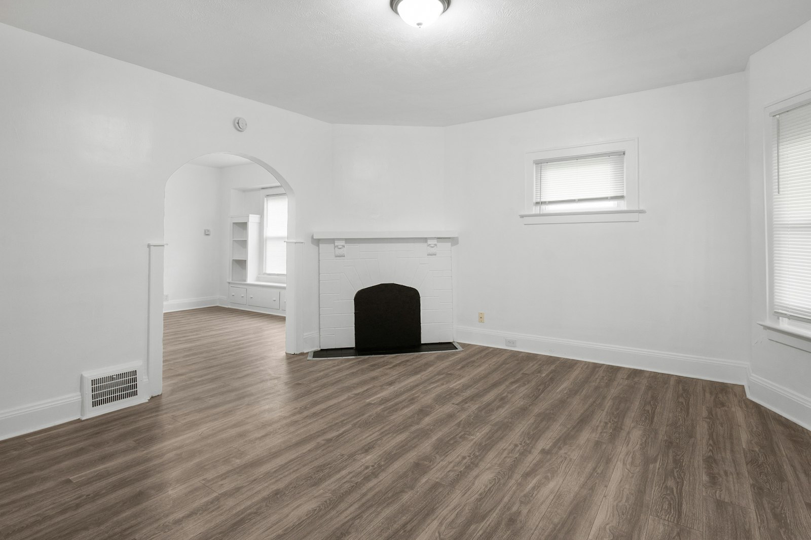 13500 3rd Ave East Cleveland, OH 44112 – photo 5