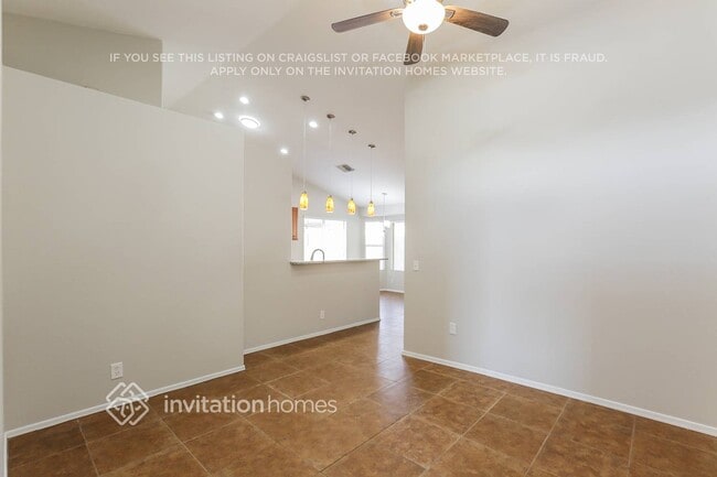 Building Photo - 2110 N Ithica St