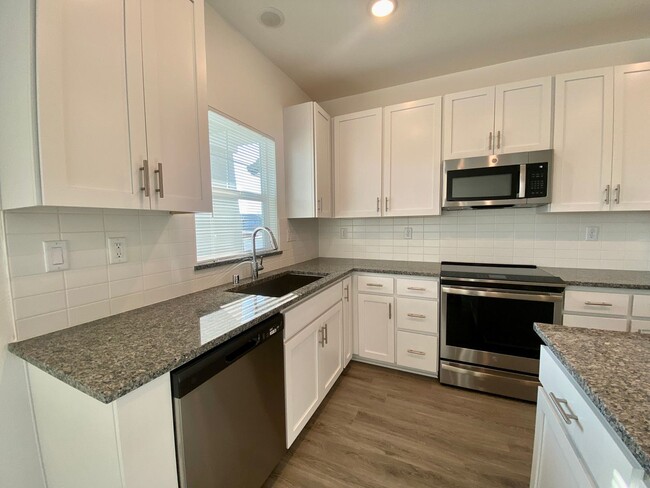 Building Photo - 3 br, 2.5 bath House - 4165 Arjuna Way