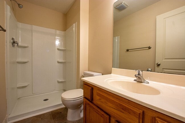 Building Photo - MOVE IN SPECIAL! 1/2 OFF FIRST FULL MONTH ...