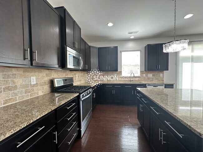 Foto del edificio - 4 Bedroom 2.5 Bathroom in Indian Trail