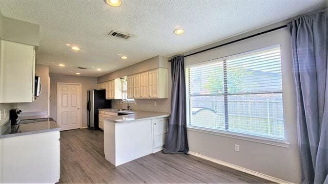 Building Photo - 4606 Mandalay Dr