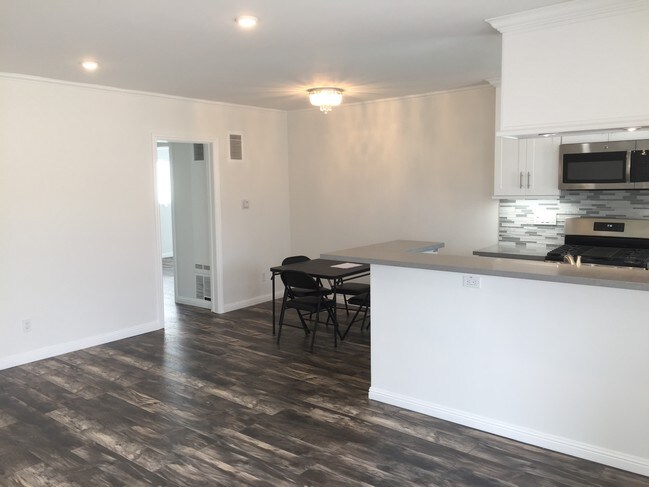 Foto del edificio - 4837 W 18th St