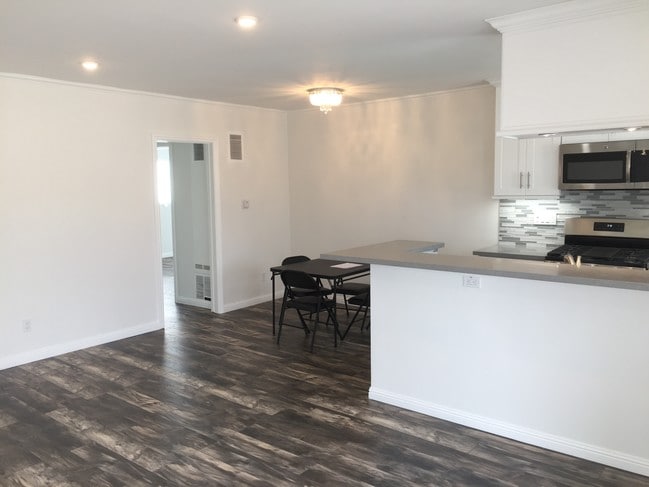 Building Photo - 4837 W 18th St