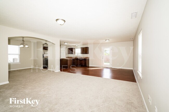 Foto del edificio - 3421 Black Forest Ln