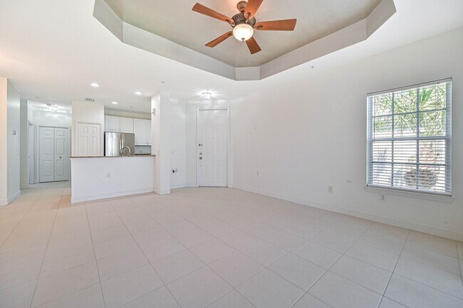 Foto del edificio - ** LOCATION! 3 Bed/2 Bath N Naples Condo i...
