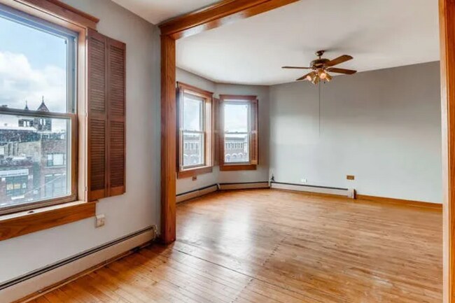 Foto del edificio - 2749 N Ashland Ave