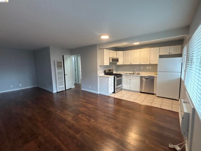 Foto del edificio - 4462 Clayton Rd