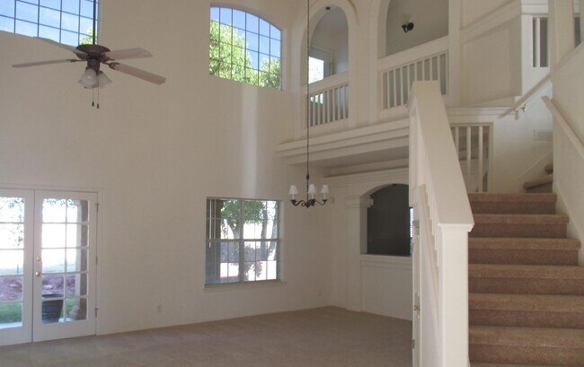 Building Photo - 5837 Sixta Dr