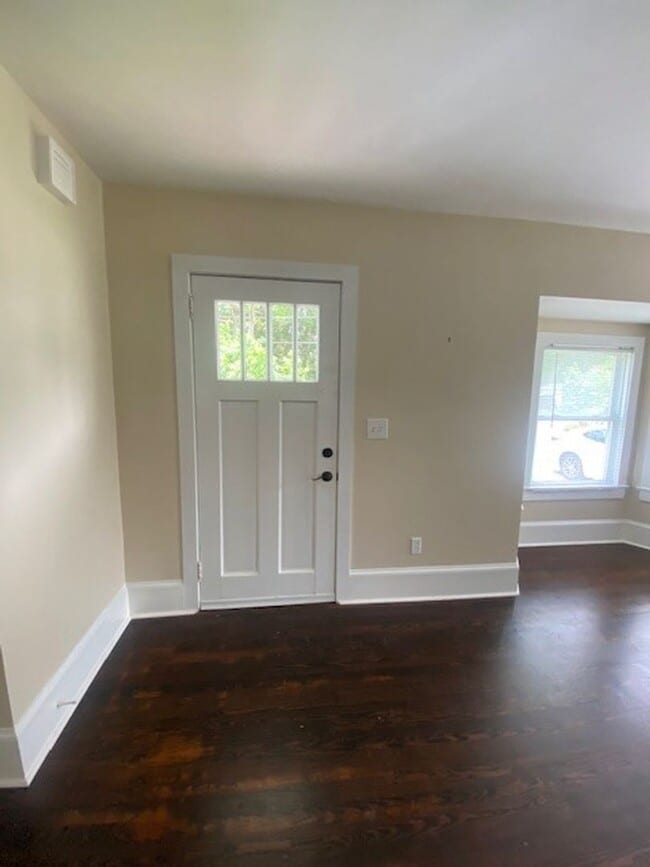 Foto del edificio - Introducing a charming 2-bedroom, 2-bathro...