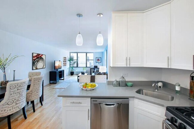 Foto del edificio - 2 bedroom in New York NY 10280