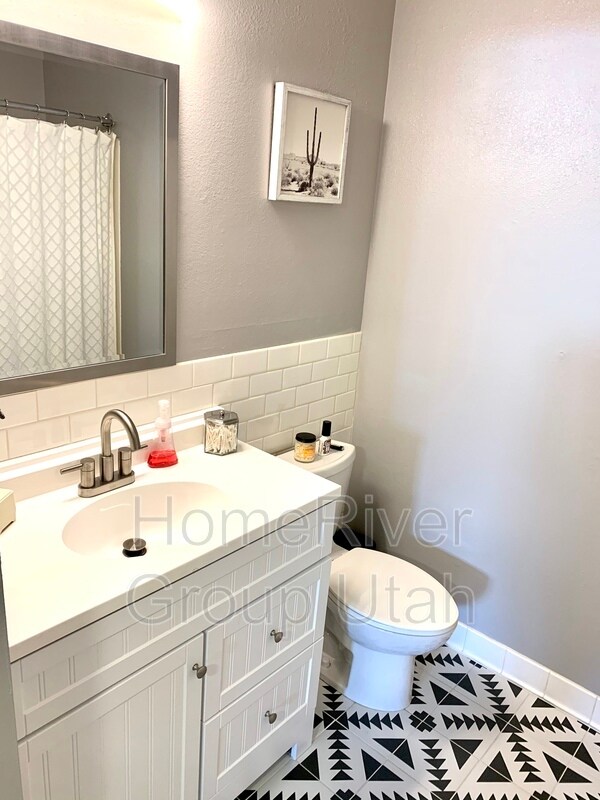 Foto del edificio - 290 N 500 W