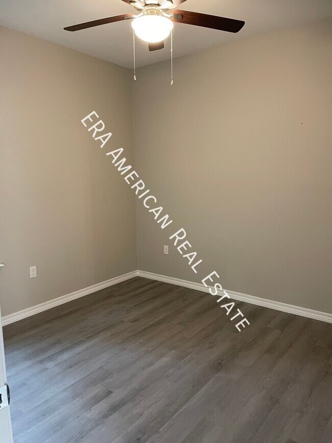 Foto del edificio - 709 Robinson Ave E