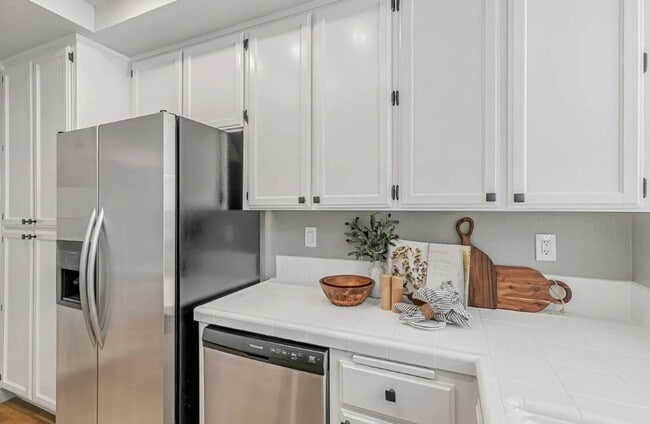 Building Photo - Newly Renovated 3 Bed / 3 Bath Home in Ardenwood – Top-Rated Schools!