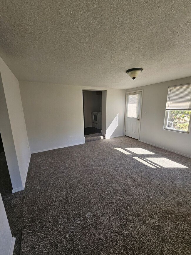 Foto del edificio - Cute little 2 bedroom with a big yard!