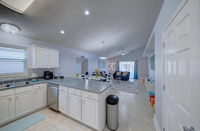 Building Photo - 11804 Cabana Ct