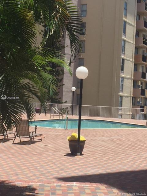 Foto del edificio - 2025 NE 164th St