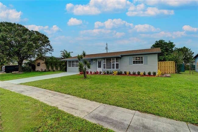 Foto del edificio - 6711 NW 8th St