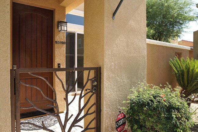 Building Photo - 52150 Desert Spoon Ct