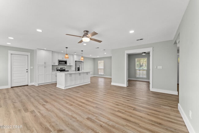 Building Photo - 409 W Sonata Cir