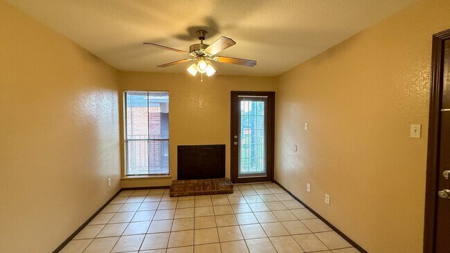 Foto del edificio - 13480 S Thorntree Dr