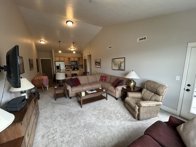 Building Photo - 2025 Mullan Rd