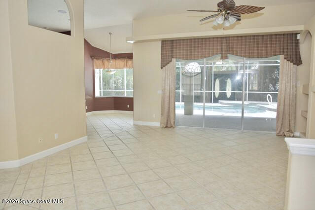 Building Photo - 915 Starling Way