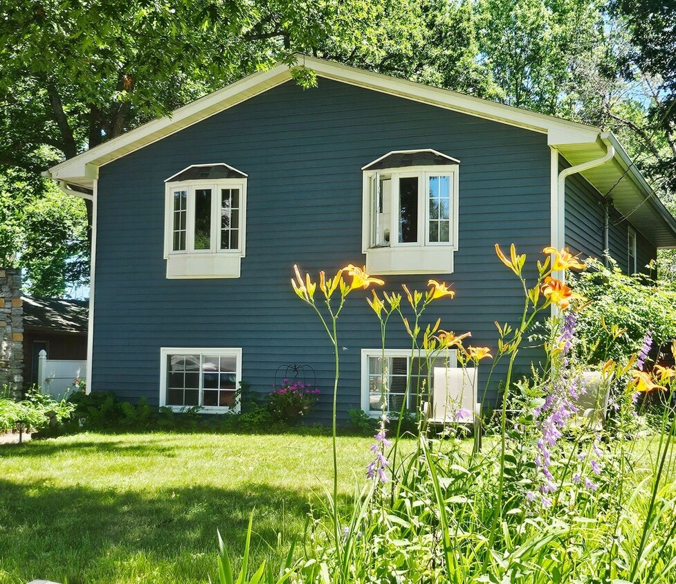 Primary Photo - Charming 3BR House in White Bear Lake