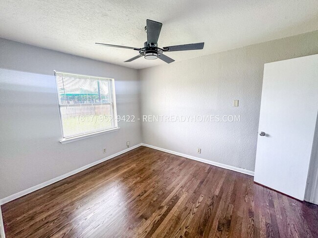 Foto del edificio - 3022 Larry Dr