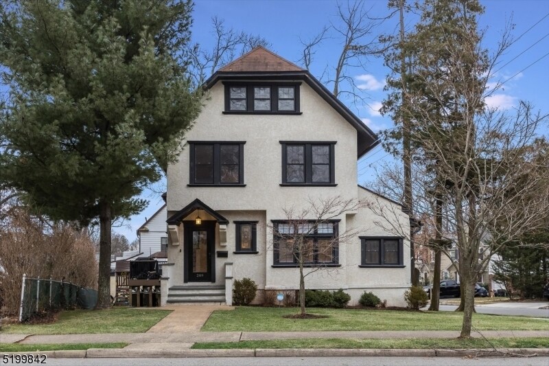 Primary Photo - 289 Grove St