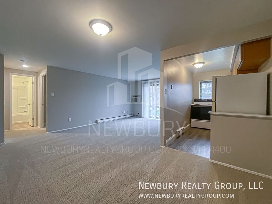 Foto principal - **Take a look at that bathroom** Move-in R...