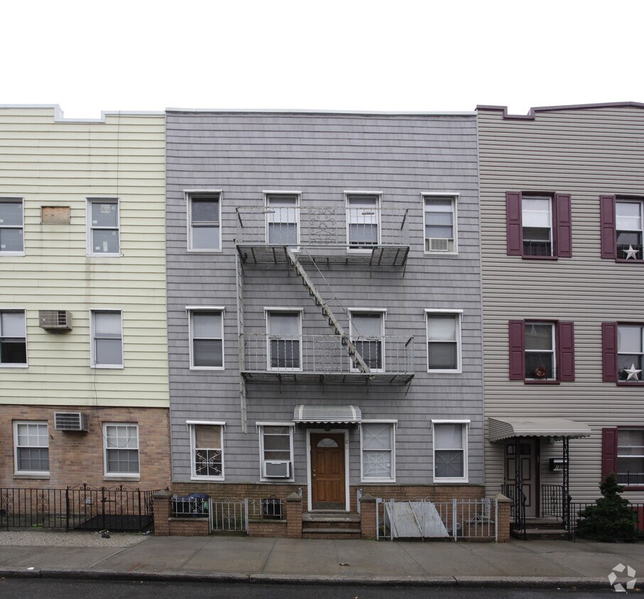 Foto del edificio - 186 Withers St